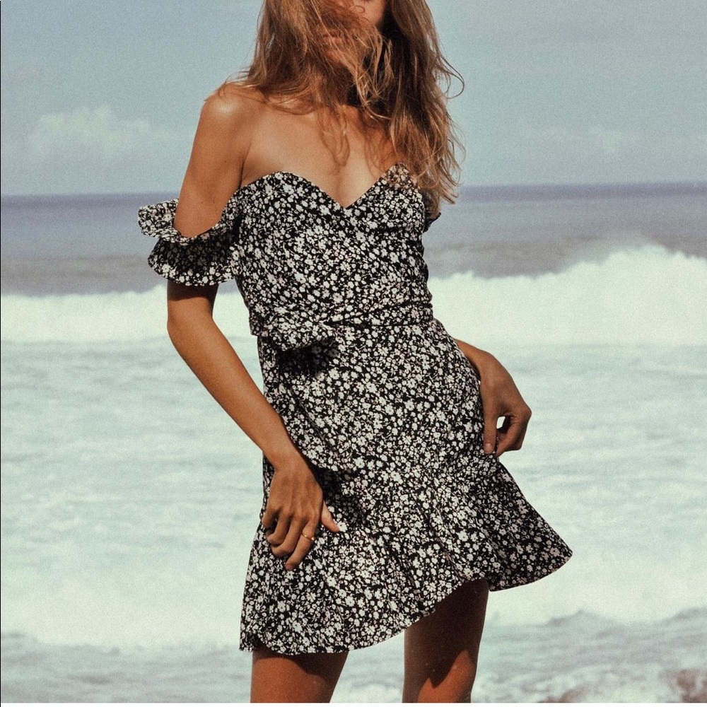 Saboskirt Floral Tie Dress